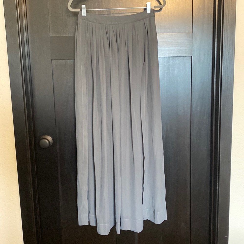 Gray flowy skirt